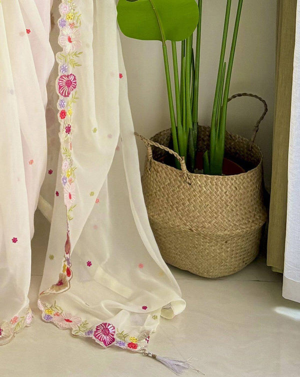 Apsara Bloom – Off-White Floral Organza Saree