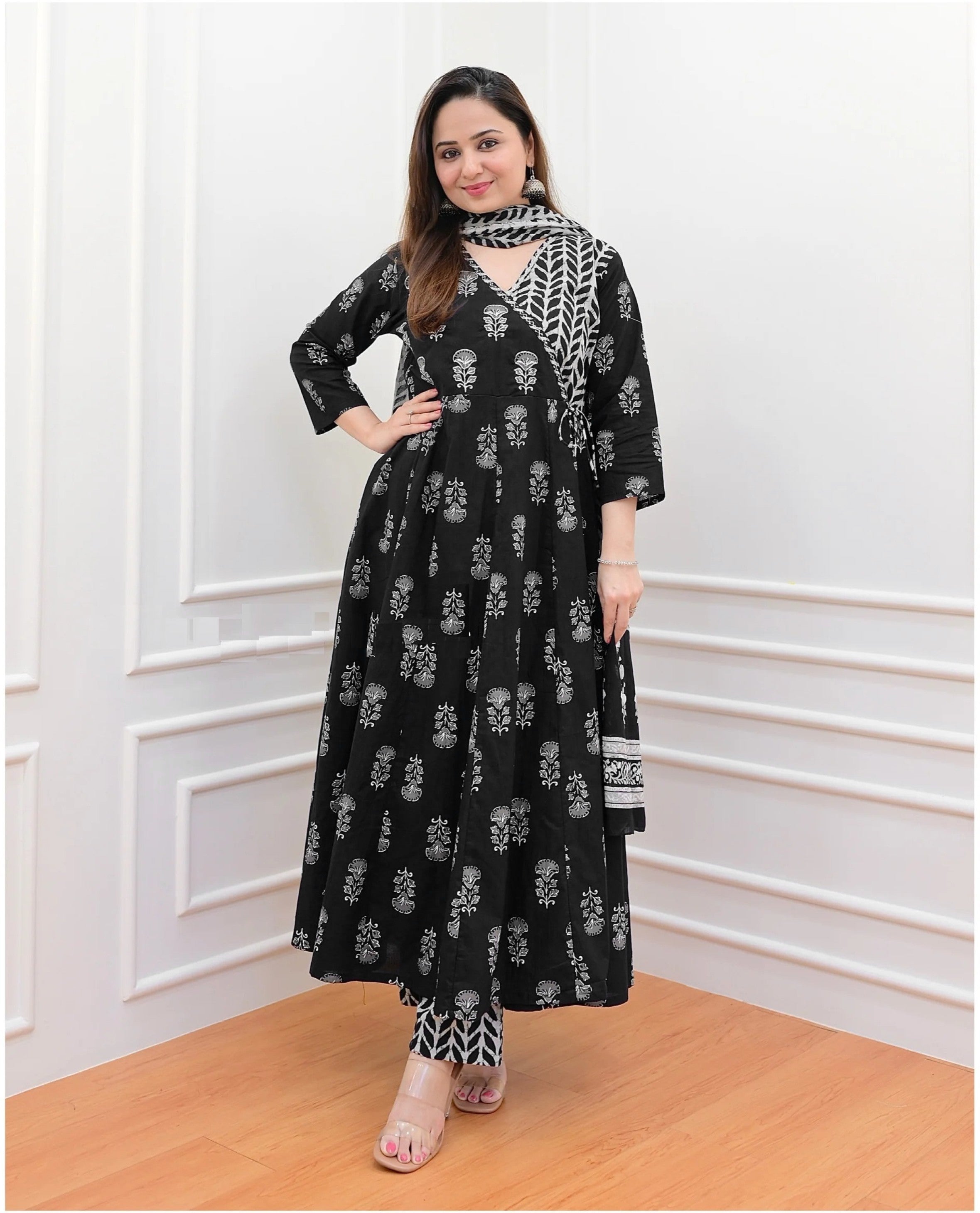 Noir Grace Kurti Set