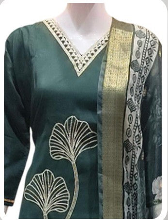 Emerald Elegance Silk Set